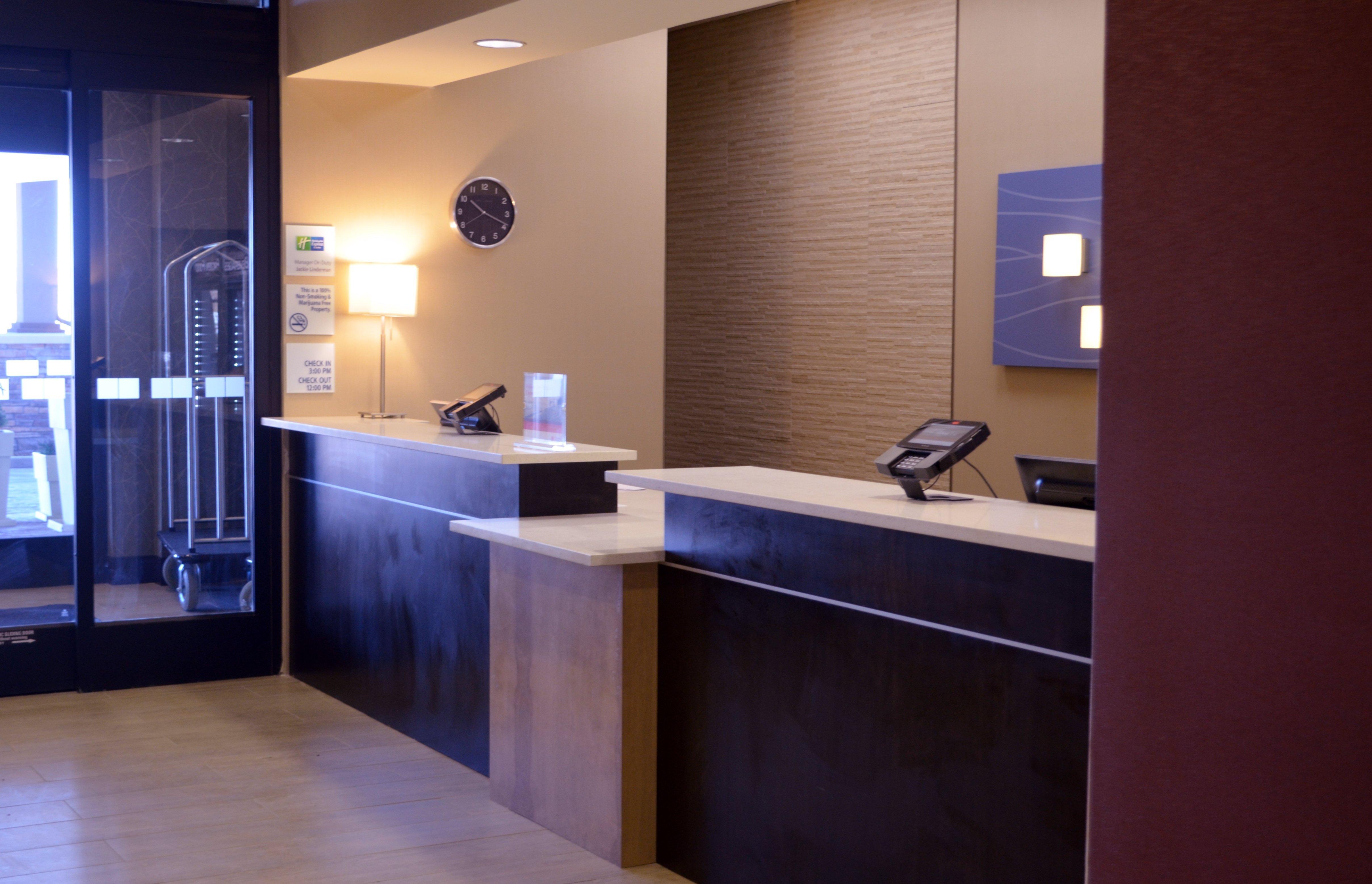 Holiday Inn Express & Suites Denver South - Castle Rock By Ihg Exterior foto